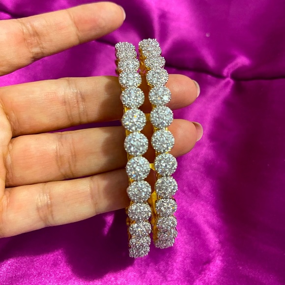 Cubic zirconia bangles with gold plating. - Picture 4 of 8